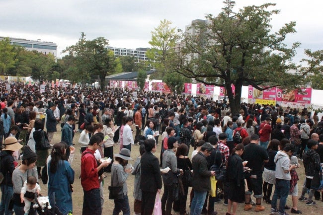 毎回餃子ファンが長蛇の列をつくる／画像提供：餃子フェス実行委員会