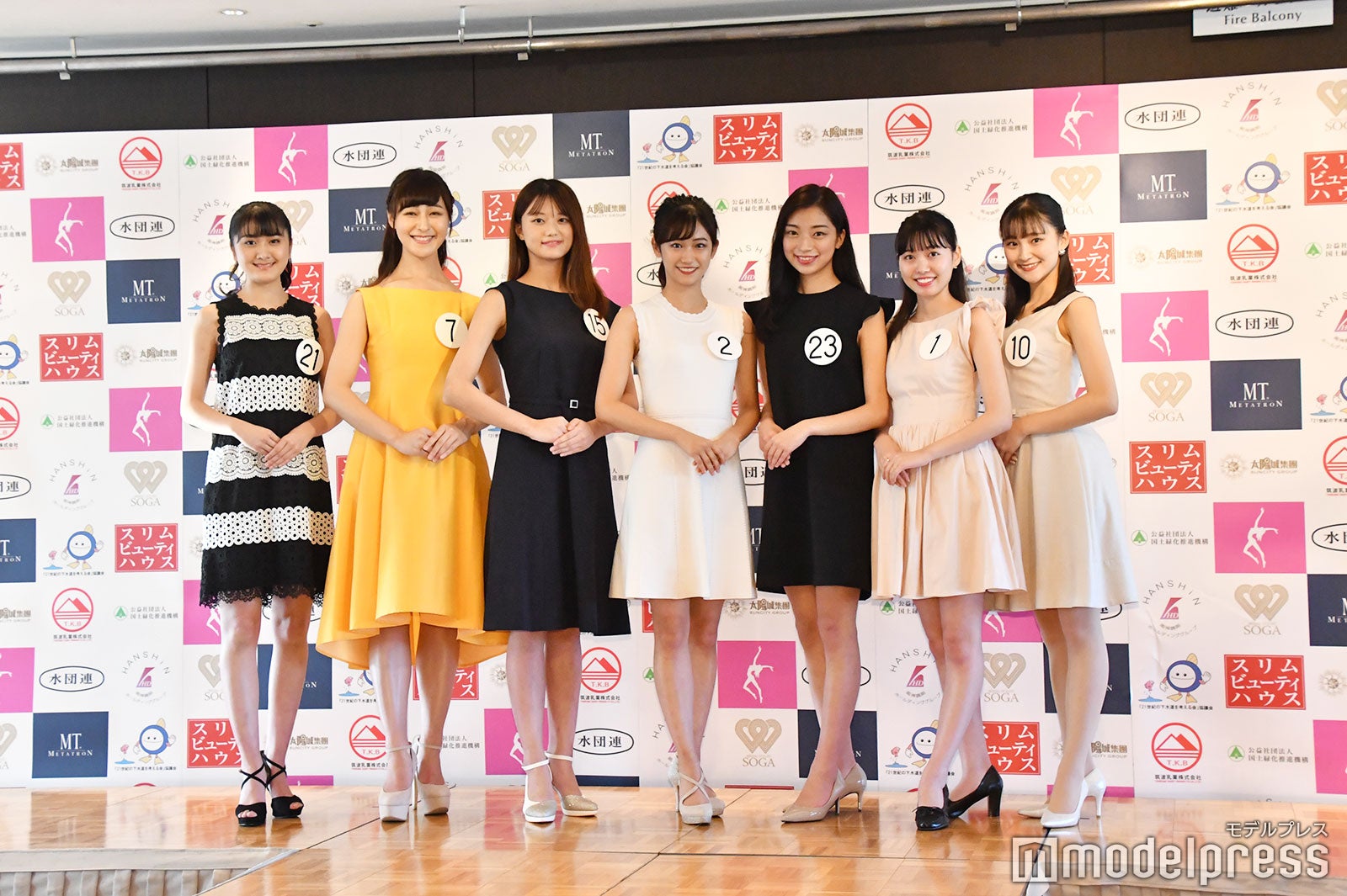 （左から）飯村さやかさん、林彩佳さん、吉田さくらさん、嶺百花さん、森内麻理衣さん、日達舞さん、加藤早和子さん（C）モデルプレス