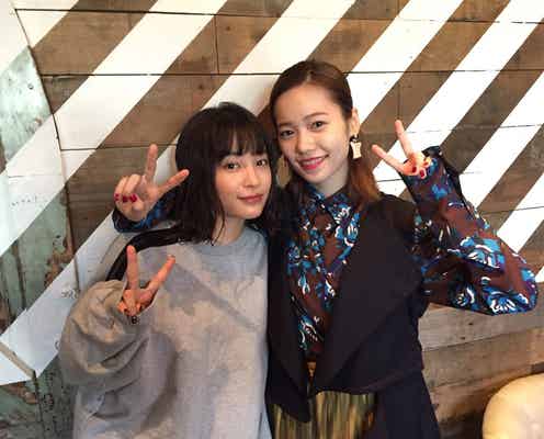 広瀬すず×島崎遥香“ゆるっと”トークが可愛すぎた!初対面からプライベート秘話まで…反響殺到の2ショット