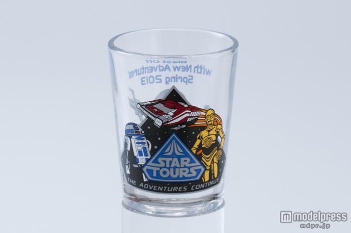 「スター・ツアーズ:ザ・アドベンチャーズ・コンティニュー」ミニグラス(C)Disney 2013 Lucasfilm Ltd.&TM.