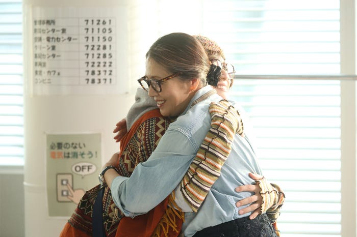 内田有紀、小泉今日子「続・続・最後から二番目の恋」第9話(C)フジテレビ