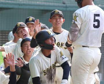 崇徳が14年ぶり優勝 決勝で広陵を撃破 監督「長年、悔しい思いをしてきました」ライバル相手に10年ぶり勝利