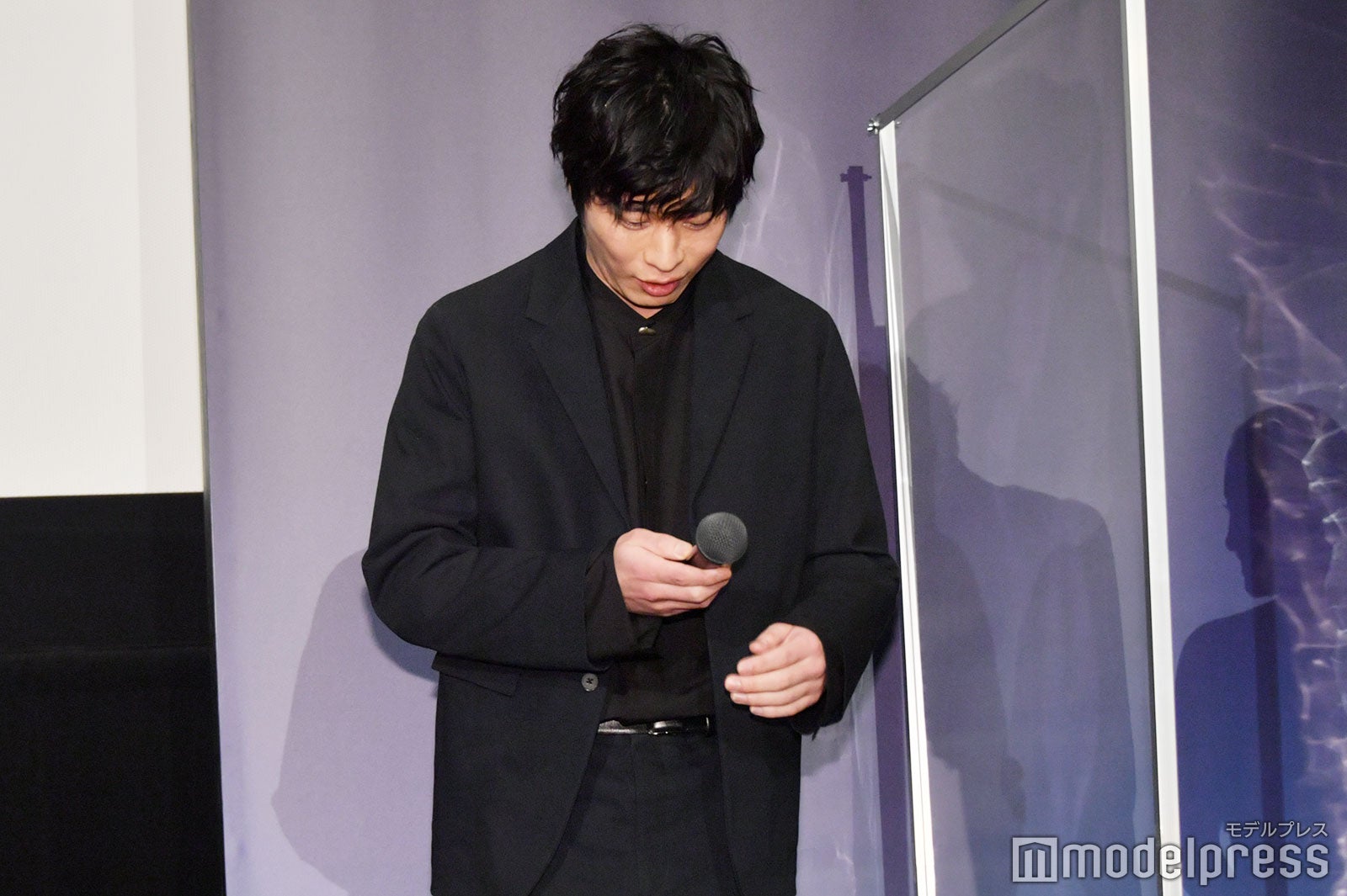 冒頭でマイクが入っていなかった田中圭（C）モデルプレス