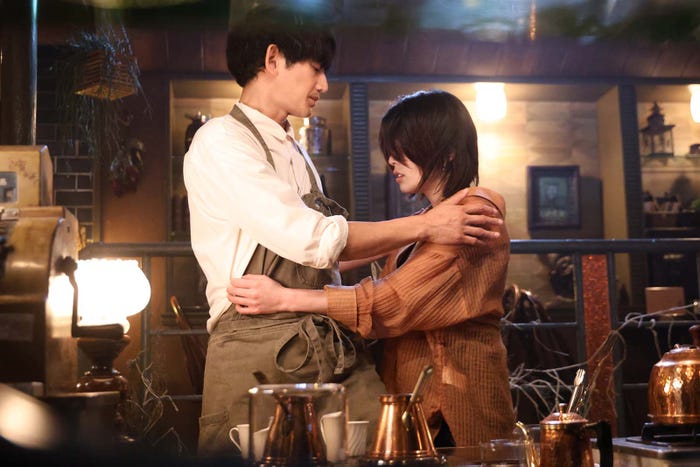永山瑛太、さとうほなみ「あなたがしてくれなくても」第6話より(C)フジテレビ