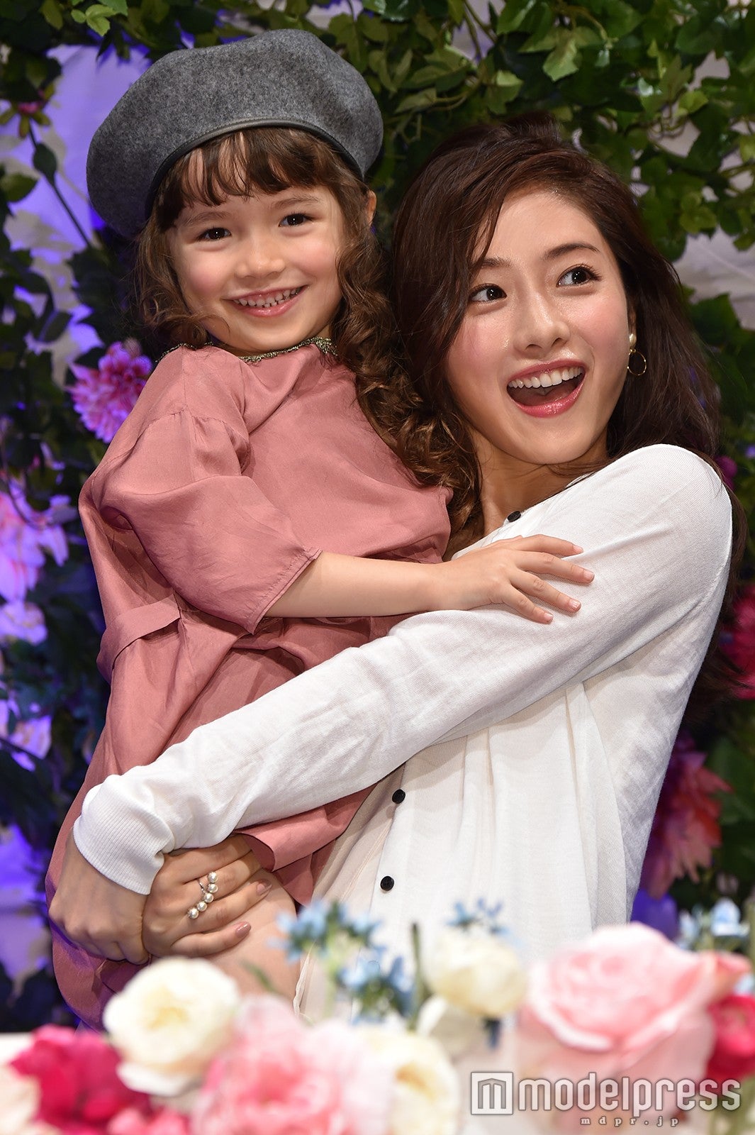 アイラ・ローズ、石原さとみ（C）モデルプレス