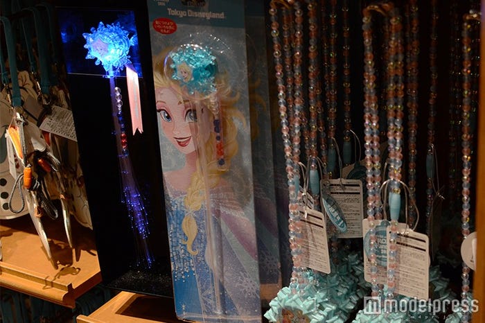 光るヘアアクセサリー¥1500(C)モデルプレス