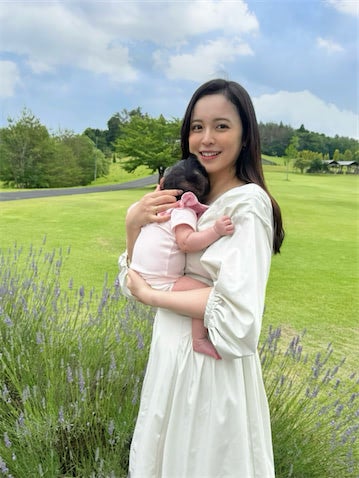 久慈暁子「赤ちゃんを連れて初めての帰省」 故郷・岩手でラベンダーに癒される