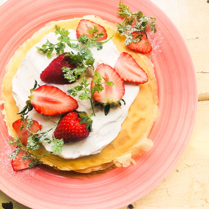 キュンと甘酸っぱい「いちごのティラミスクレープ」でほっと一息【柏原歩のトレンドレシピ】/画像提供:柏原歩