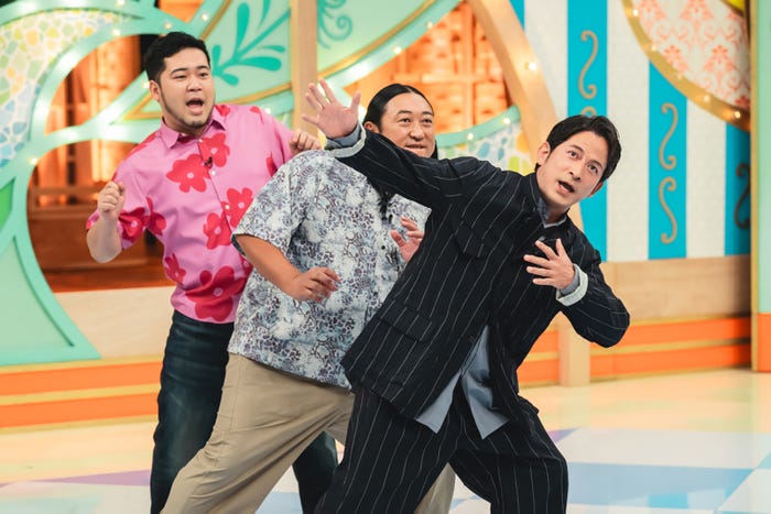 松井ケムリ、秋山竜次、岡田准一(C)TBS