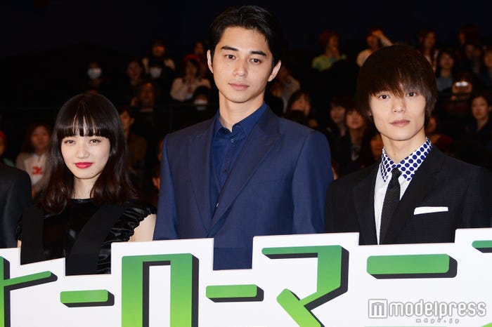 (左より)小松菜奈、東出昌大、窪田正孝(C)モデルプレス