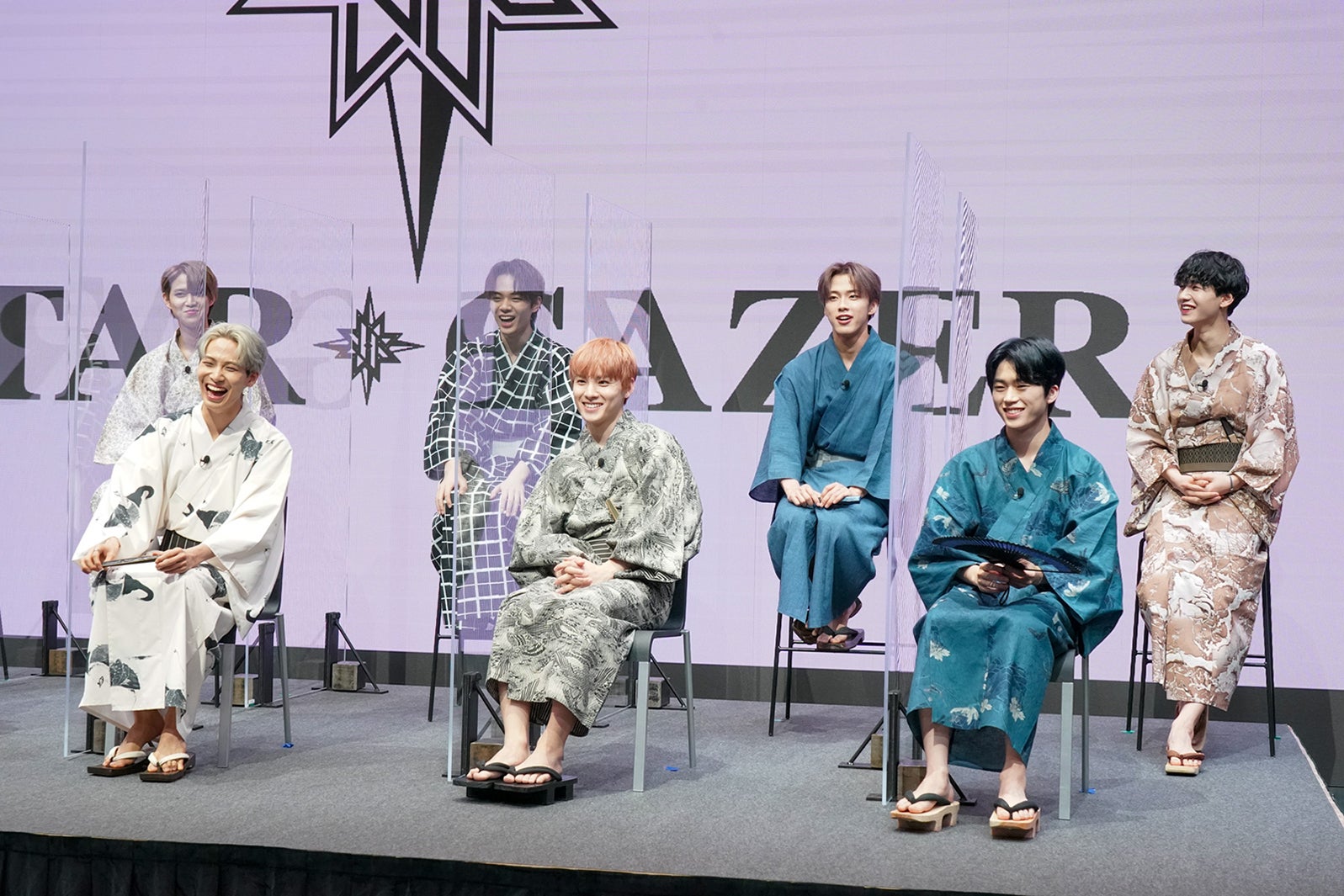 白岩瑠姫、川尻蓮、鶴房汐恩、川西拓実、河野純喜、木全翔也、佐藤景瑚（C）LAPONE ENTERTAINMENT 