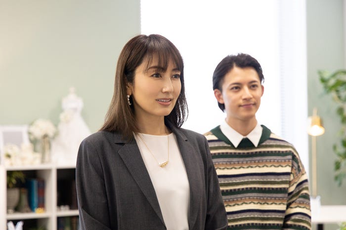 矢田亜希子、阿久津仁愛「ナースが婚活」第3話より(C)「ナースが婚活」製作委員会