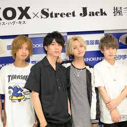 XOX／左から：志村禎雄、村瀬ジョンケビン、田中理来、とまん、木津つばさ、バトシン