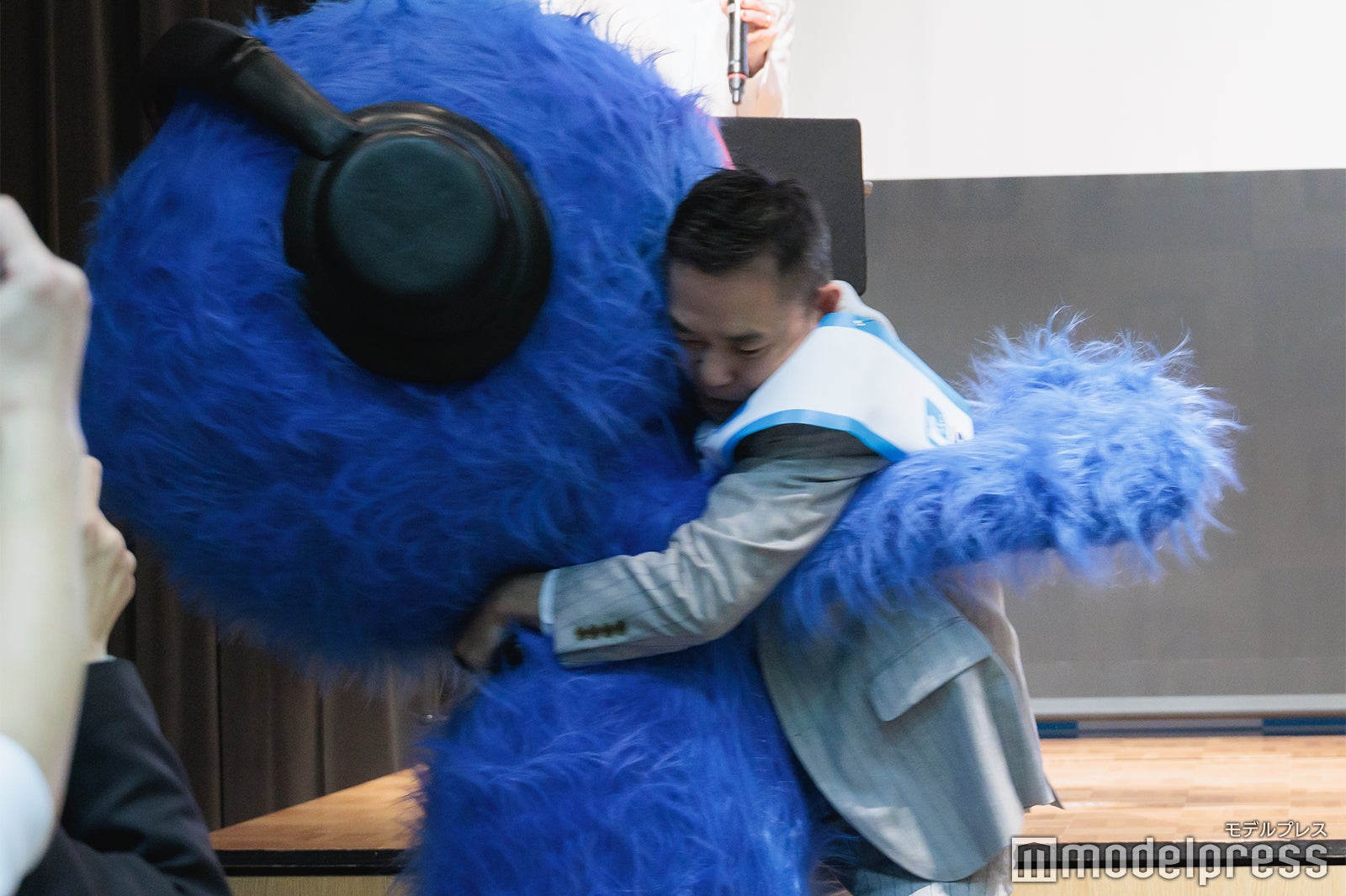 ラジまるを投げ飛ばす太田光 （C）モデルプレス