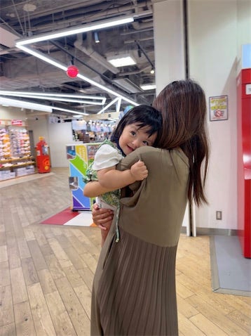 川崎希、抱っこ中の次女・グーちゃんの表情にメロメロ「写真を見てやられた〜」