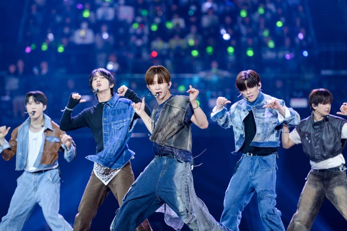 THE NEW SIX(TNX)「SBS INKIGAYO LIVE in TOKYO」(C)SBS