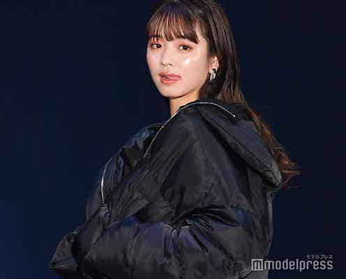 横田真悠、キュートに“舌ペロ” 美脚際立つウィンターミニスカコーデ<GirlsAward 2019 A/W>