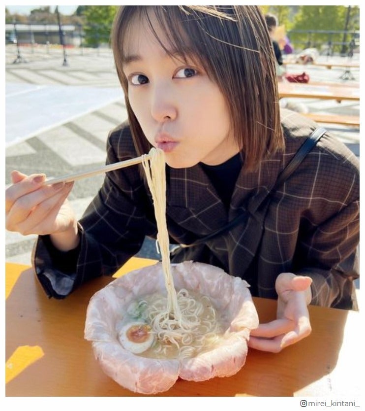 三浦翔平＆桐谷美玲、夫婦でラーメンフェスタ堪能 写真撮り合う様子に「素敵な夫婦」「仲良し」の声