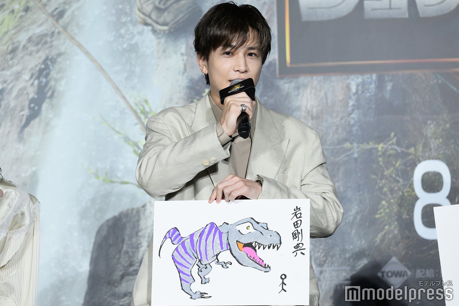 岩田剛典（C）モデルプレス