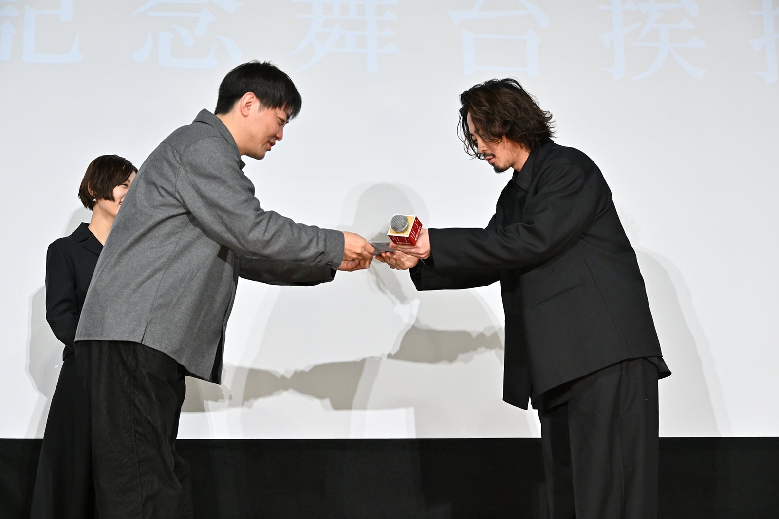 戸田彬弘監督、若葉竜也（C）2023 映画「市子」製作委員会