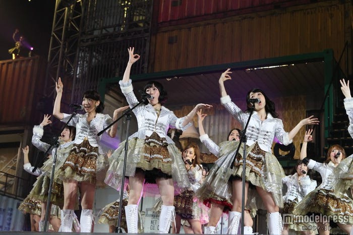 「AKB48 2013真夏のドームツアー~まだまだ、やらなきゃいけないことがある~」大阪公演2日目より(C)AKS