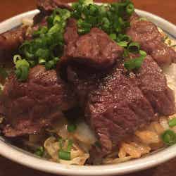 庵GuRi de 2909/短角牛のステーキ丼/画像提供:東京和牛ショー事務局