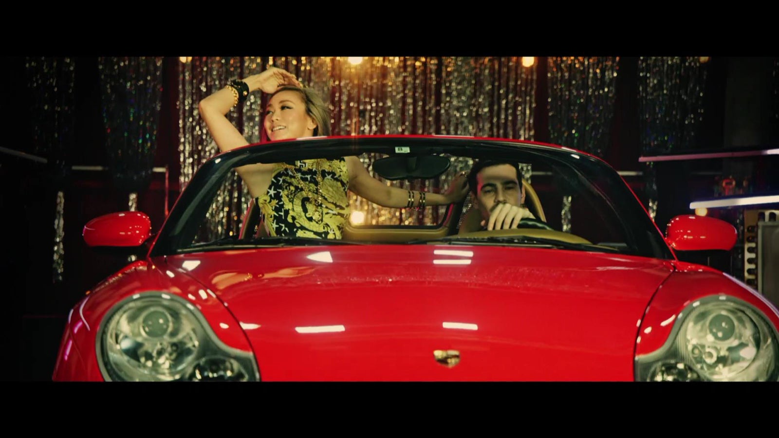 倖田來未「GOLDFINGER 2019」ミュージックビデオより（画像提供：avex）