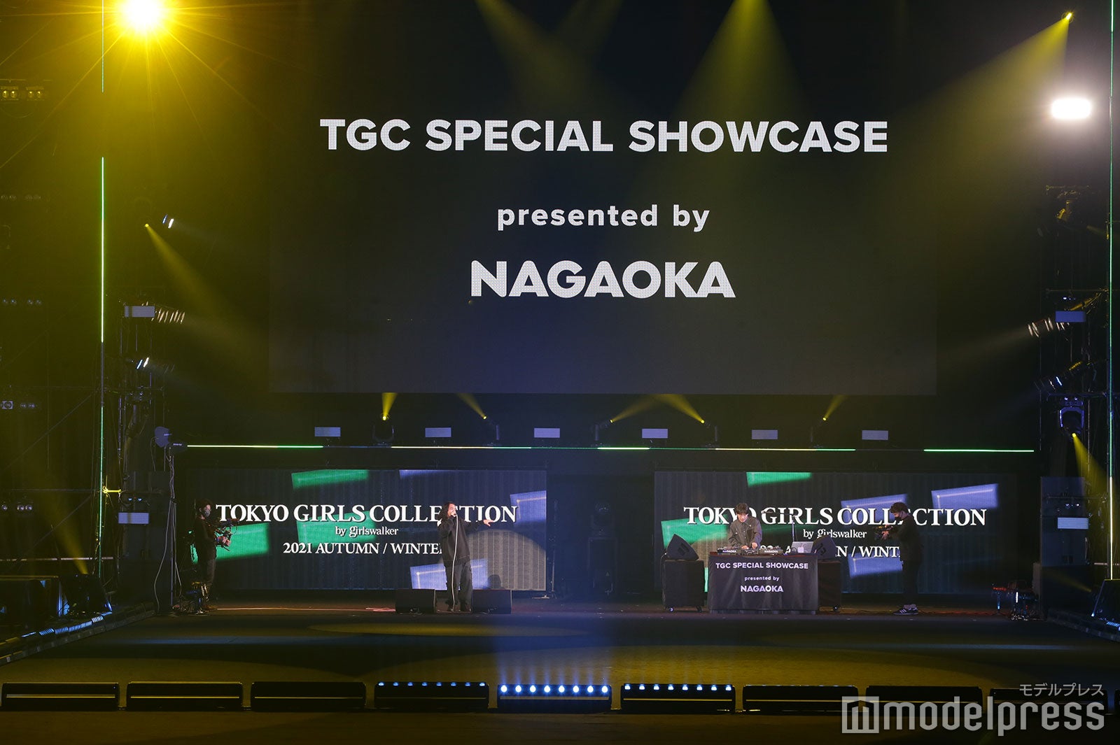 R-指定、DJ松永 （C）マイナビ 東京ガールズコレクション 2021 AUTUMN／WINTER