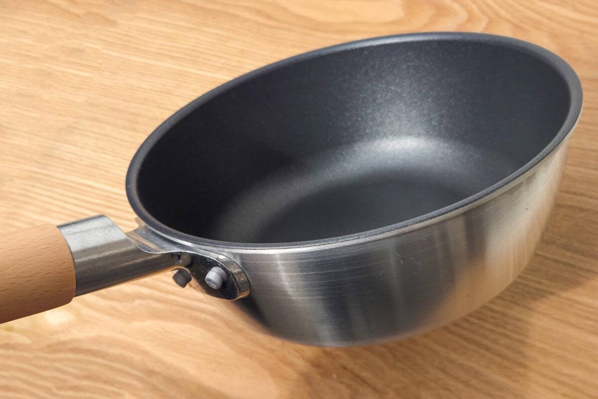 鍋としても使える　こびりつきにくいフライパン　深型