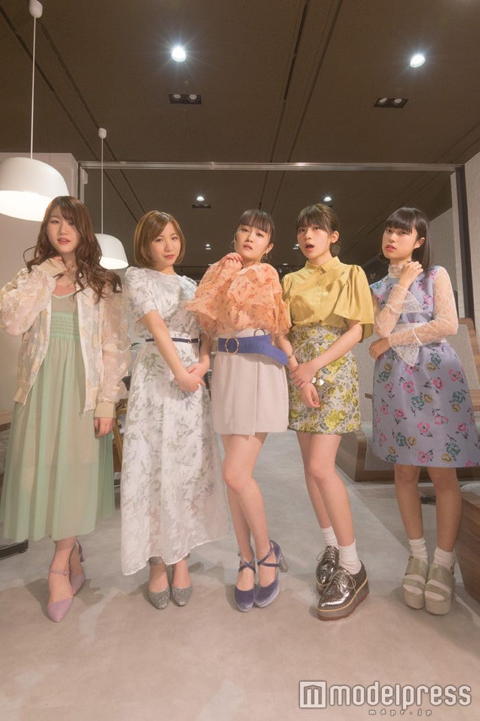 Little Glee Monster(左から)かれん、MAYU、芹奈、manaka、アサヒ