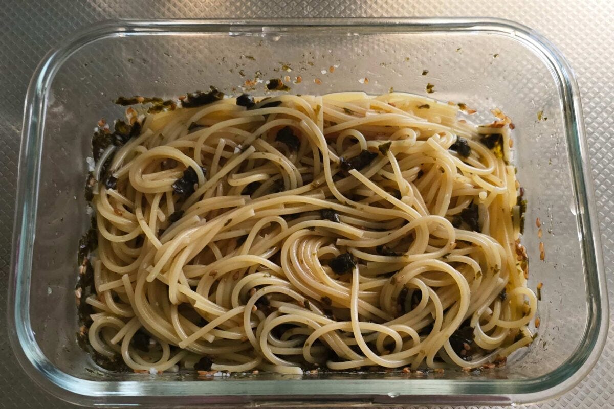 韓国ごまパスタ・混ぜる