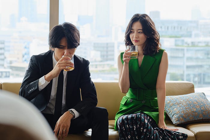 逢沢りな「18歳、新妻、不倫します。」第6話より(C)わたなべ志穂/小学館/ABC