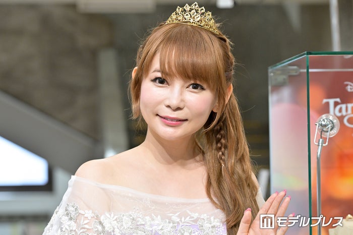 中川翔子、スイカロンパース姿の双子公開「信じられないくらい可愛い」「目の保養」の声