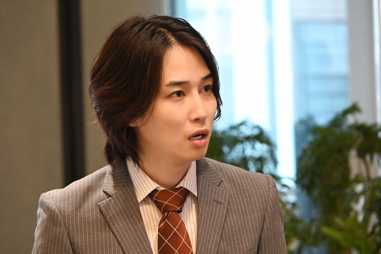 カルマ「推しが上司になりまして」第4話（C）「推しが上司になりまして」製作委員会