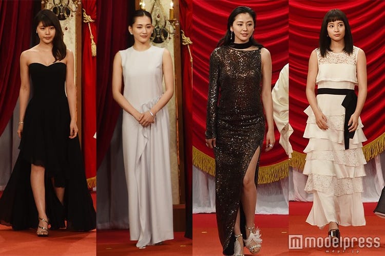 長澤まさみの大胆スリット 有村架純のベアトップドレス 個性豊かな 第39回日本アカデミー賞 女優陣のファッションを総チェック モデルプレス 長澤まさみの大胆スリット 有村架純のベアトップドレス 個性豊かな 第39回日本アカデミー賞 女優陣のファッションを総チェック モデルプレス