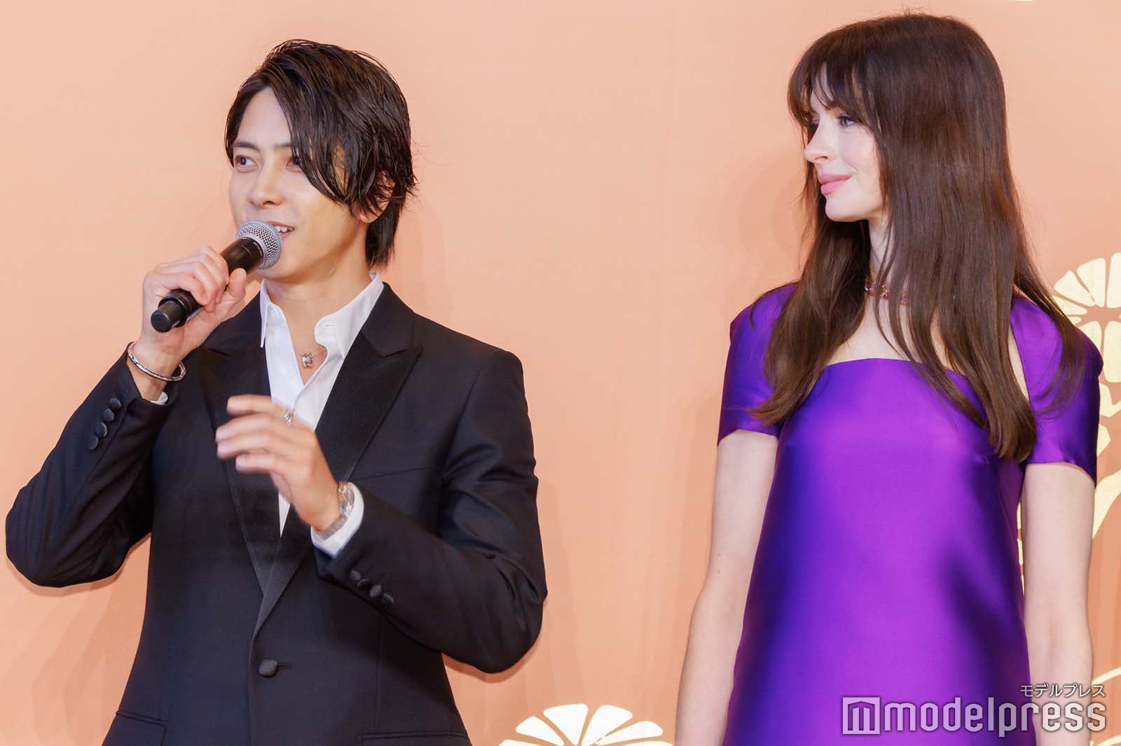 山下智久、アン・ハサウェイ（C）モデルプレス