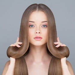 冬でもツヤ髪をキープしよう!ヘアオイルの効果的な使い方