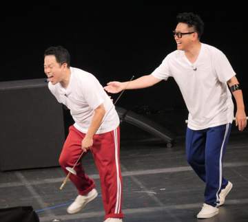 宮川大輔とダイアン津田が舞台で激突 体張った小競り合い公演 互いのニオイにぼやく「ツバくっさ！」「メガネくっさ！」