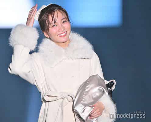 岡崎紗絵、ロングブーツで美脚スラリ ガーリーな冬コーデ披露【TGC北九州2024】