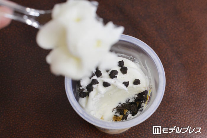 たべる牧場大阪ブラックサンダーキャラメル味(C)モデルプレス