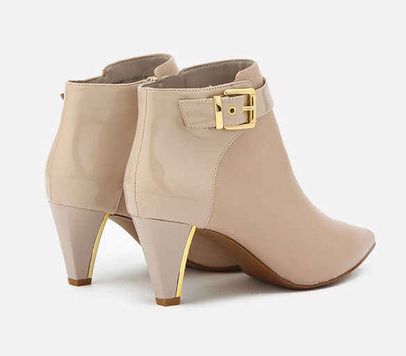 アンクルヒールブーツ「CHARLES & KEITH」6,426円（税込）／画像提供：CHARLES & KEITH