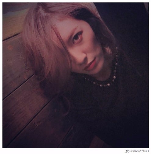 SKE48松井珠理奈に「別人みたい」「イケメン」の声　クールビューティーなショットに注目集まる