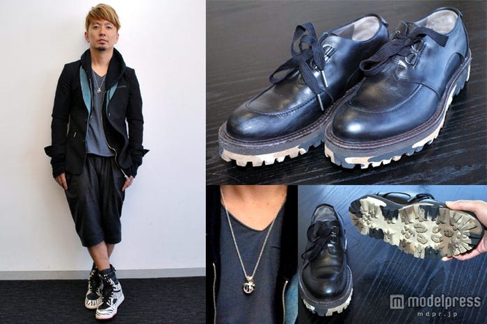 SHOCK EYE(イブ・サンローランのワークブーツはソールが迷彩の激レアアイテム。ネックレスはクロムハーツ)