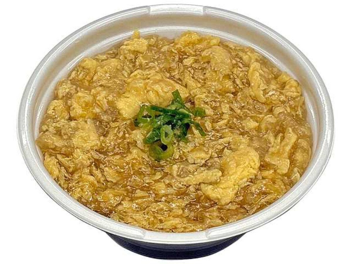ふんわり玉子が出汁にとけこむかき玉うどんのアップ