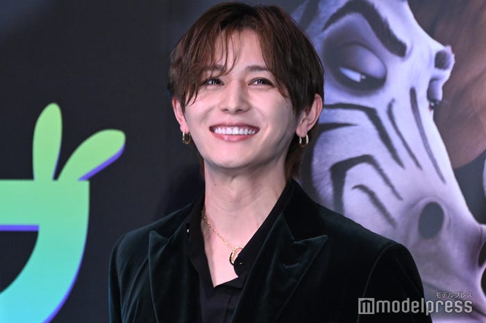 秘密を明かされ恥ずかしそうな表情を浮かべる山田涼介(C)モデルプレス