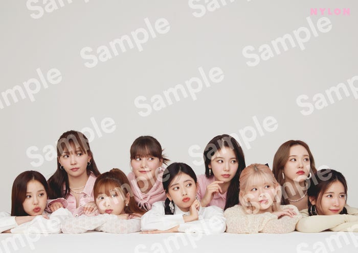NiziU/HMV&BOOKS限定購入特典大判フォトカード(C)NYLON JAPAN
