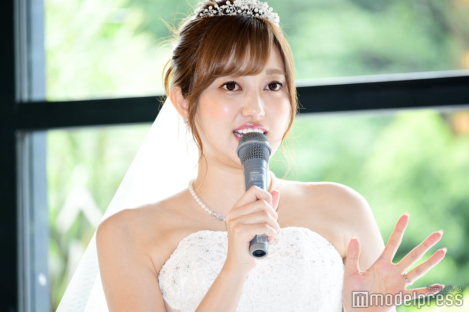 菊地亜美 純白ウエディングドレス姿披露 最高に幸せだった 新婚旅行を振り返る モデルプレス