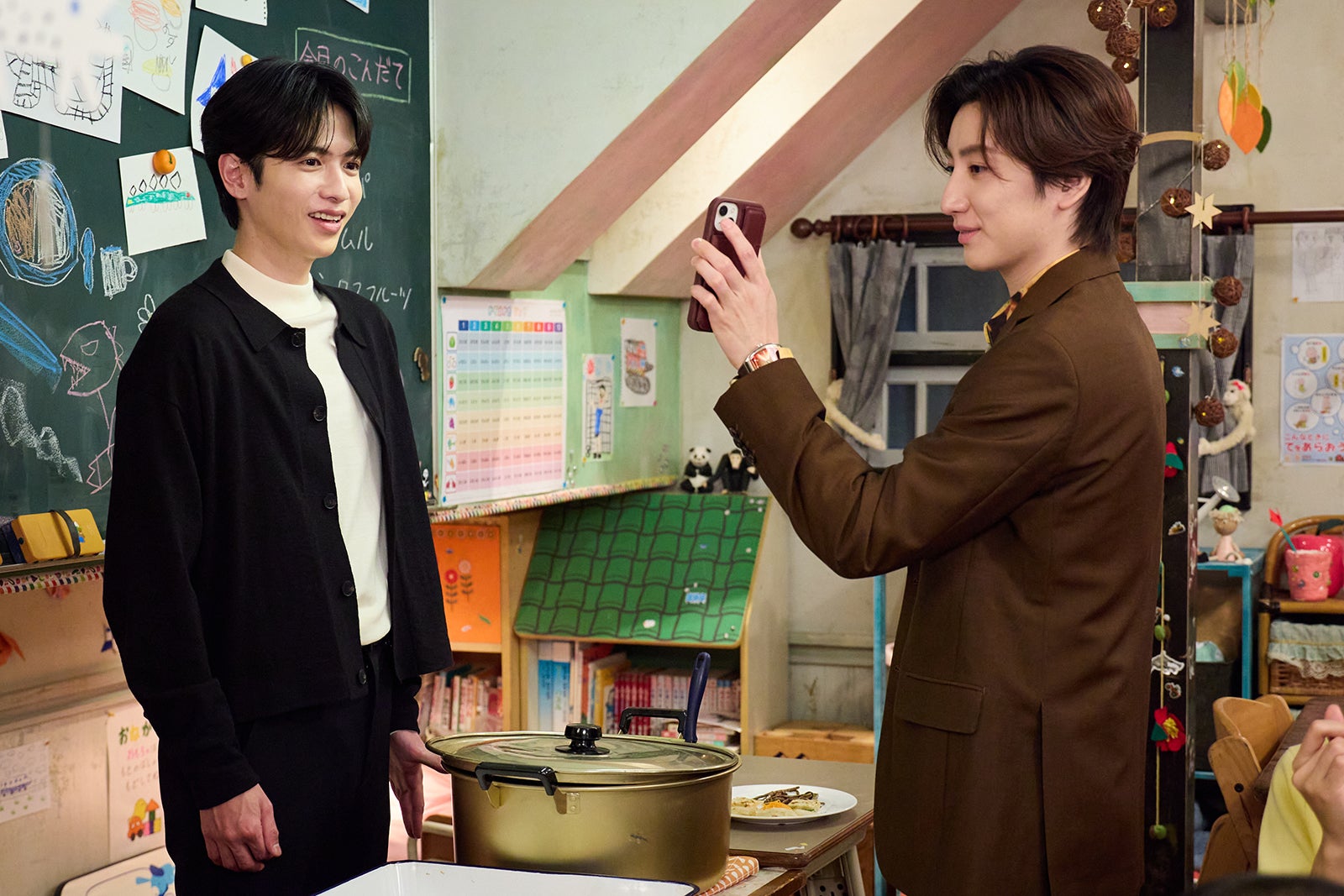 志尊淳、京本大我「10回切って倒れない木はない」第1話（C）日本テレビ