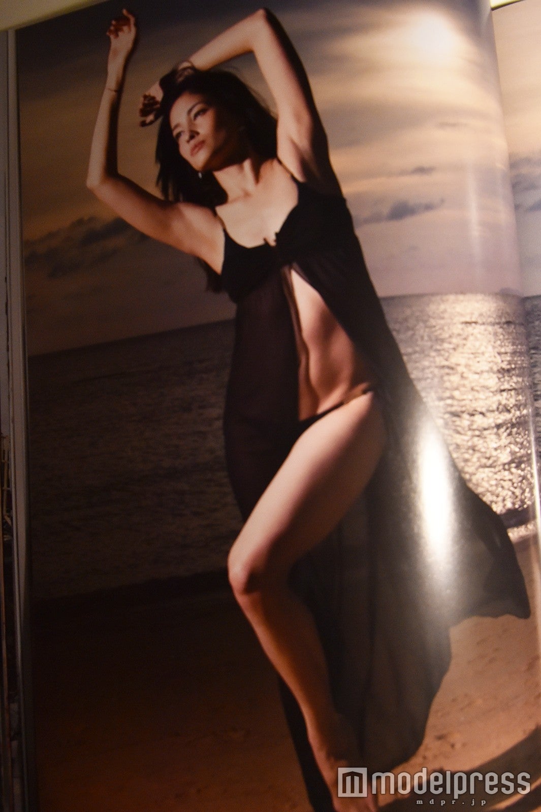 黒木メイサ写真集『INCARNATION』（東京ニュース通信社刊）より （C）モデルプレス