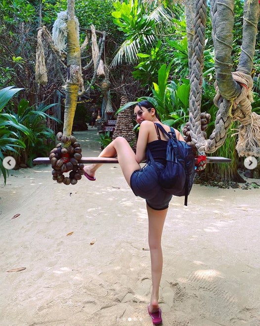 菜々緒「映え写真の裏側」がすごい　圧倒的美脚にくぎ付け